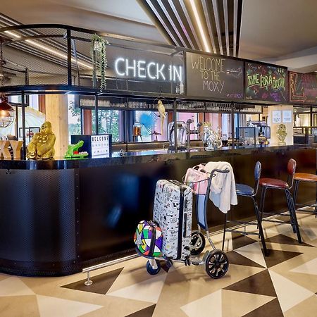 Moxy Luxembourg Airport Hotel Niederanven Exterior foto