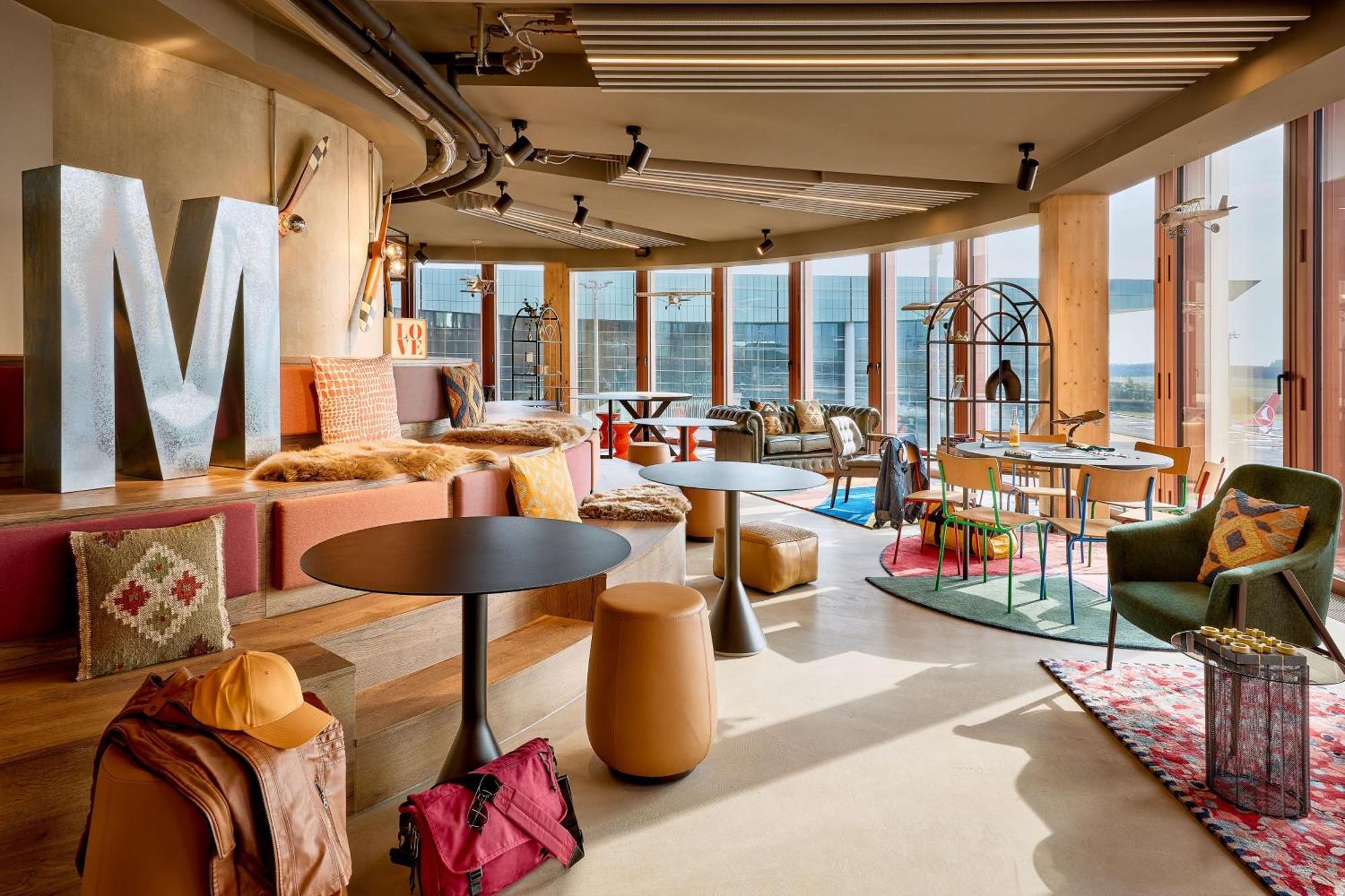 Moxy Luxembourg Airport Hotel Niederanven Exterior foto