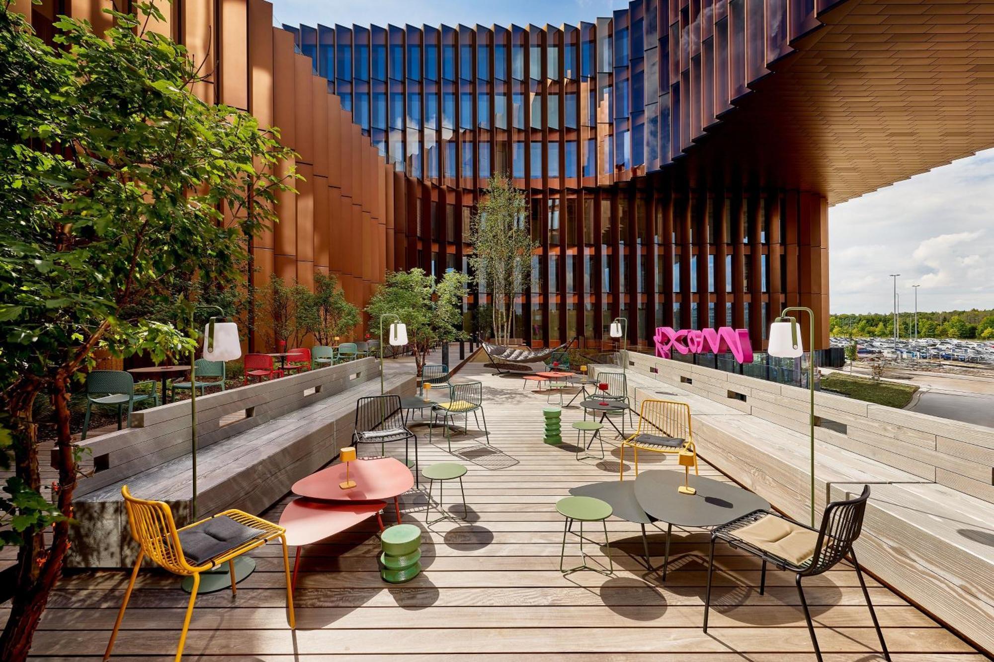 Moxy Luxembourg Airport Hotel Niederanven Exterior foto